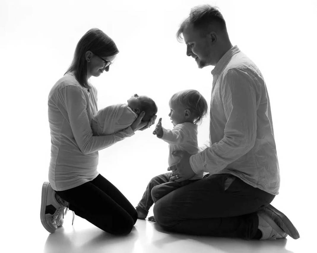 12 yaşında gibi ama 2 çocuk annesi! Yaşını duyanlar inanmakta güçlük çekiyor 29